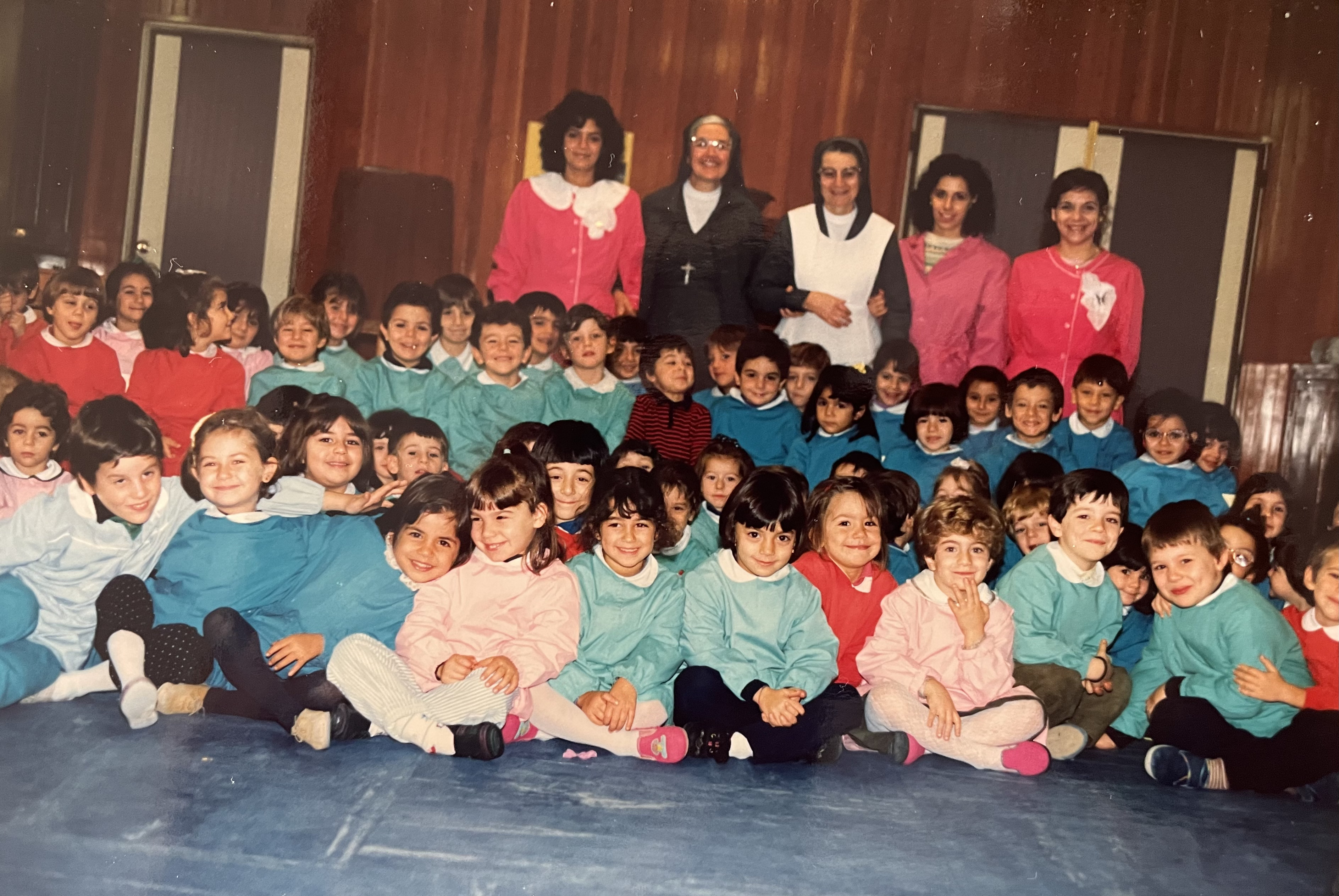 Foto della transizione al personale laico negli anni '90