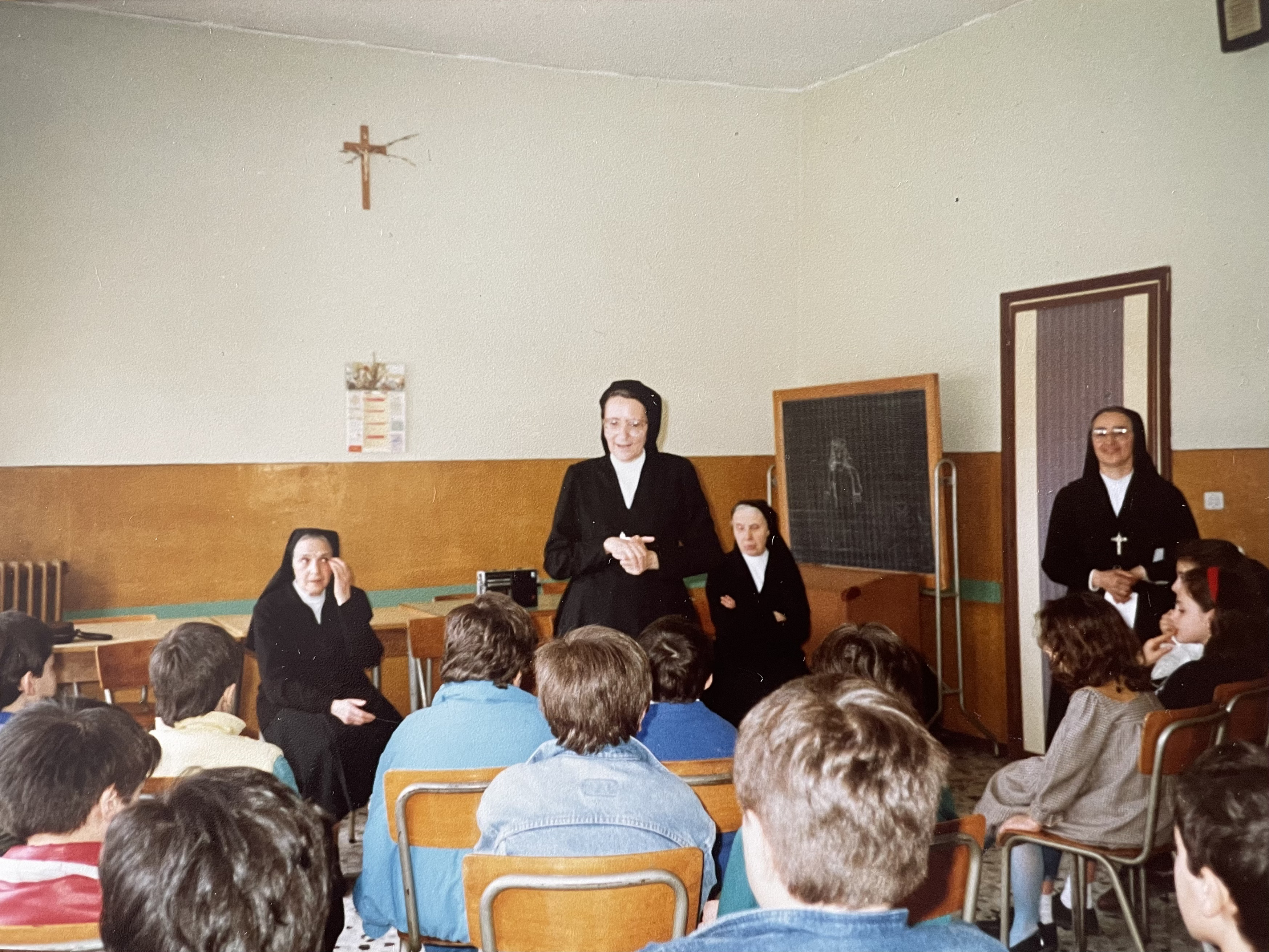 Foto di gruppo con Suor Ada, Suor Erminia e Suor Teresina